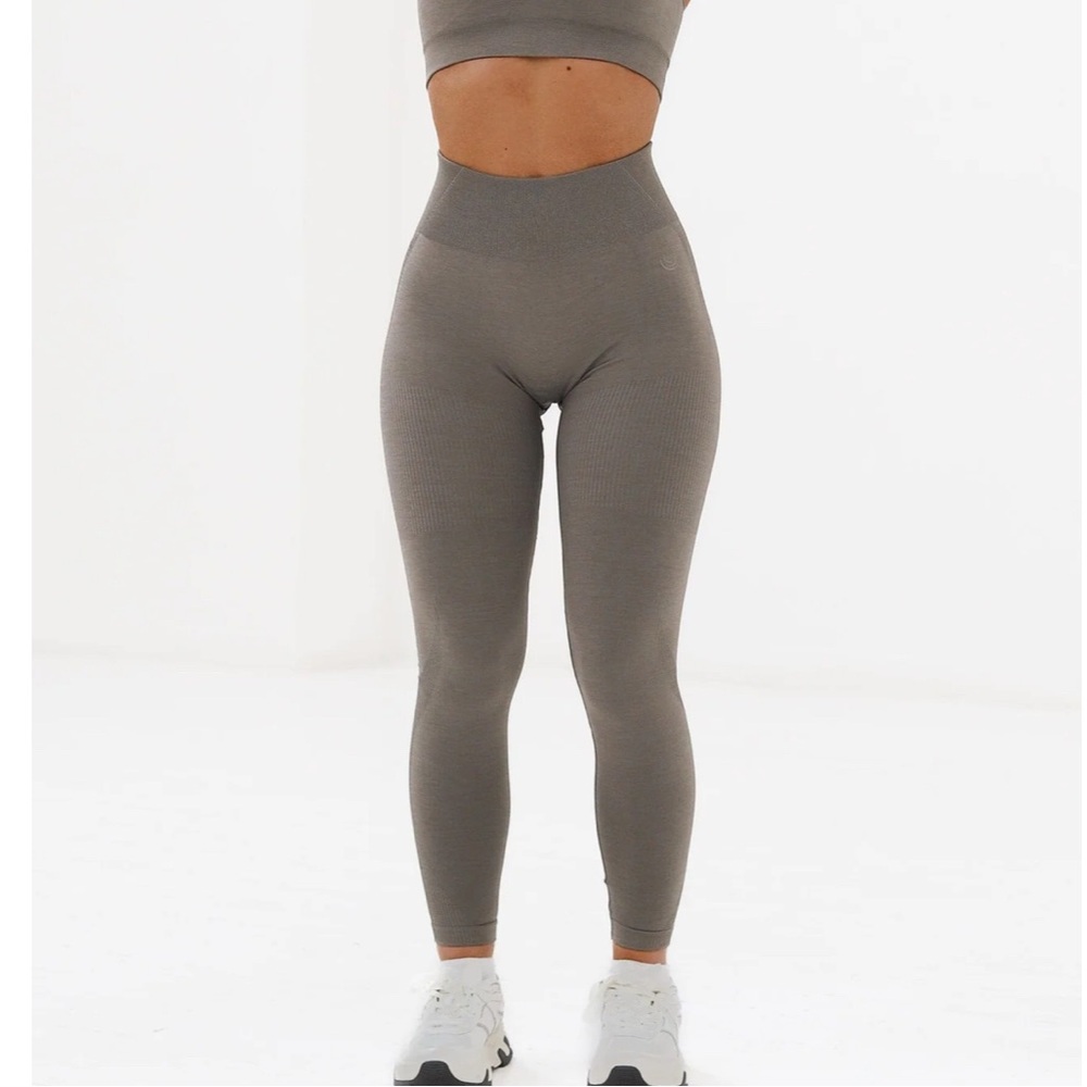 Lazuli label Scrunch Seamless Ribbed Contour Leggings